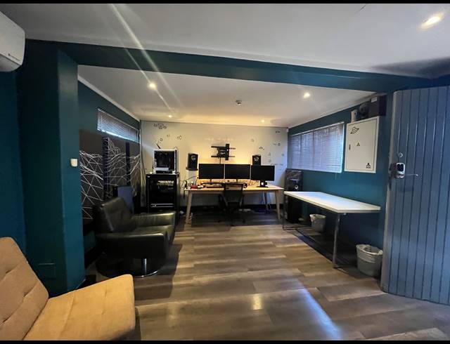 850M² OFFICE FOR SALE IN FERNDALE